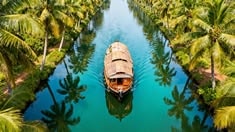 Kerala Backwaters Guide 2026 — Alleppey, Kumarakom & Beyond